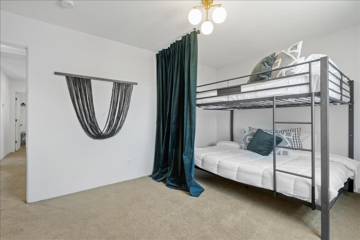 5 Bedroom 4 Bath Boutique Home Premium Location + Heated Pool Option 格伦代尔 外观 照片